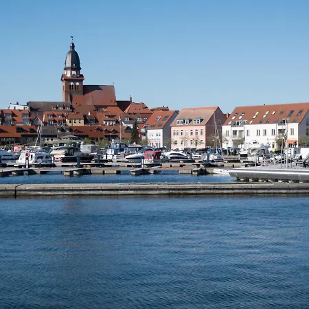 Ferienwohnung Haus Am Seeufer Waren  Zewnętrze zdjęcie